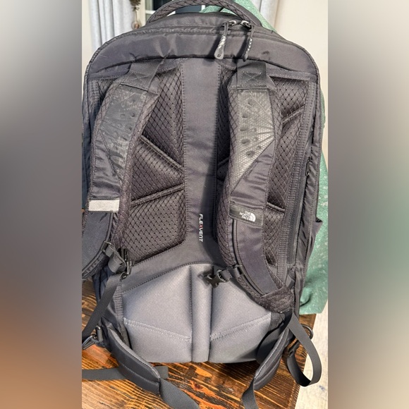 EUC The North Face Overhaul 40 - Picture 2 of 2